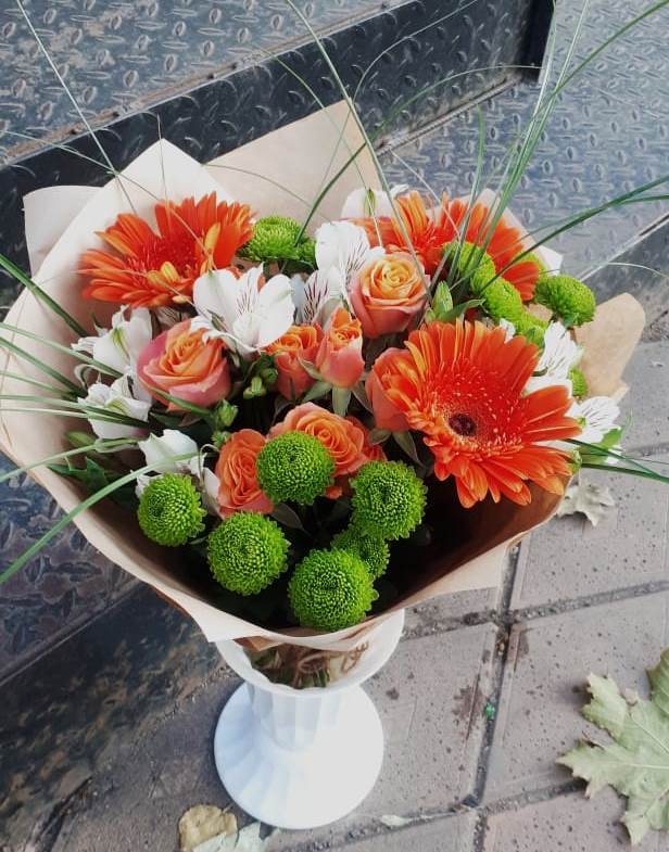 Букет цветов из: Герберы, Хризантемы, Альстромерии и Розы в Ликино-Дулево