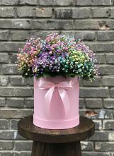 Цветочная композиция из Гипсофила и Розы в шляпной коробке в Ликино-Дулево