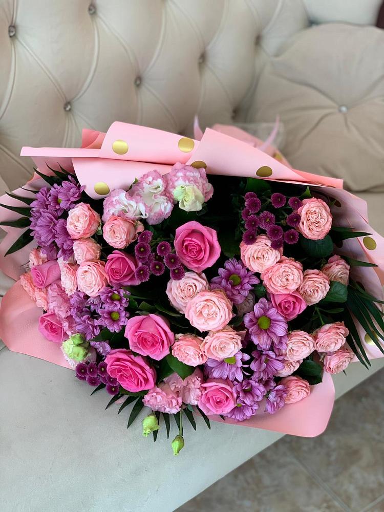 Букет цветов из: Хризантемы, Розы и Лизиантусы в Ликино-Дулево