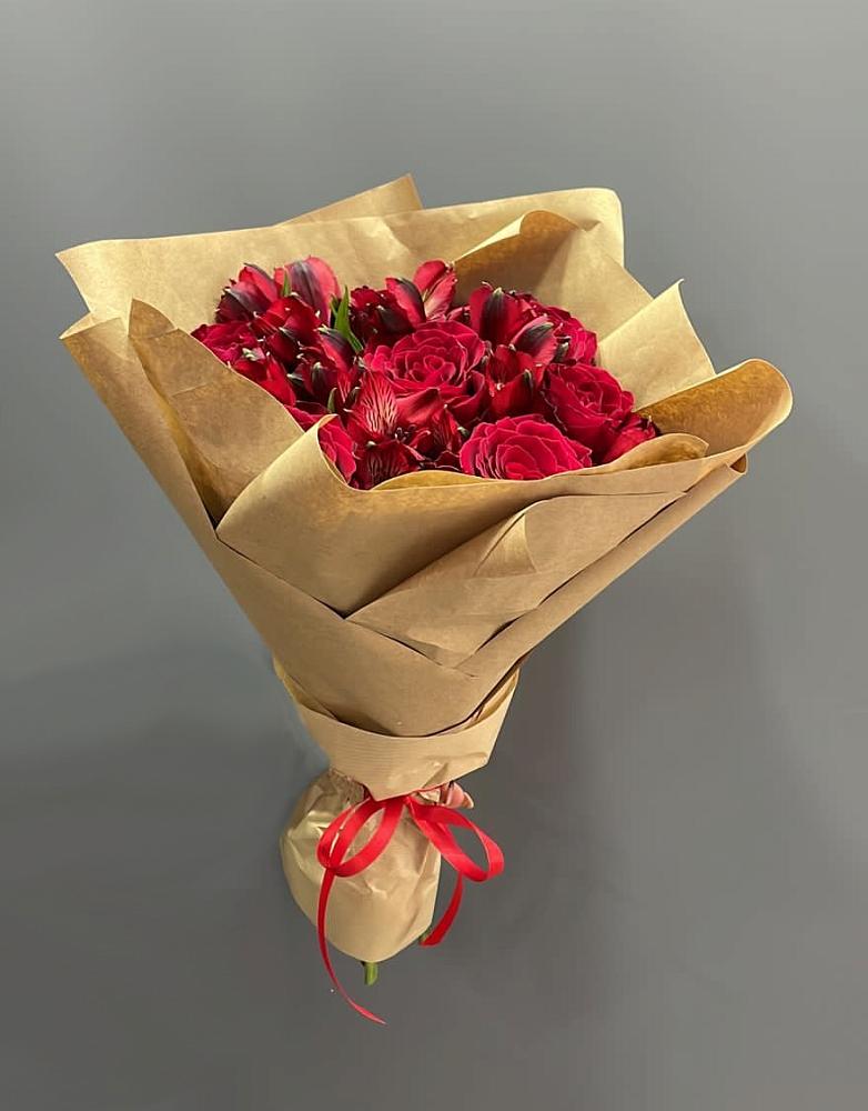 Букет цветов из: Альстромерии и Розы в Ликино-Дулево