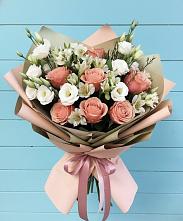 Букет цветов из:  Розы, Альстромерии и Лизиантусы в Ликино-Дулево