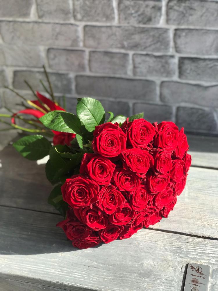 Букет Красные розы Фридом в Ликино-Дулево