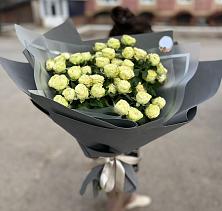 Букет Белые кустовые розы Солинеро в Ликино-Дулево