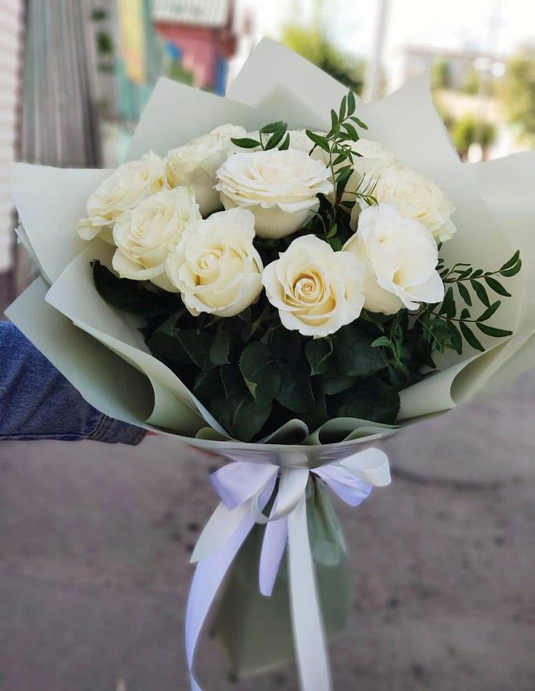 Букет Белые розы Проуд в Ликино-Дулево