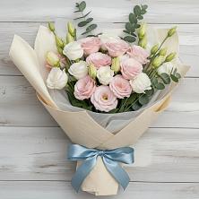 Букет цветов из:  Лизиантусы в Ликино-Дулево