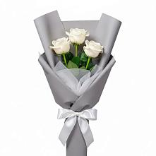 Букет 3 белые розы в Ликино-Дулево