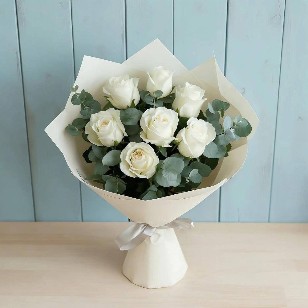 Букет Белые розы в Эвкалипте в Ликино-Дулево