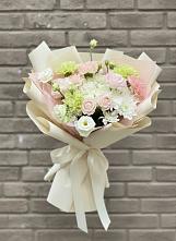 Букет цветов из:  Гвоздики, Розы, Лизиантусы и Хризантемы в Ликино-Дулево