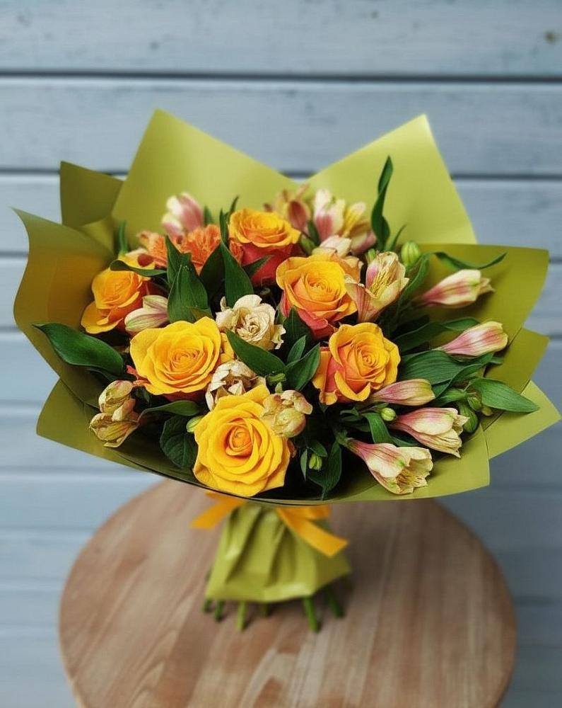 Букет цветов из: Альстромерии и Розы в Ликино-Дулево
