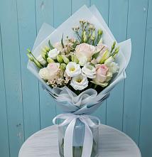 Букет цветов из:  Розы и Лизиантусы в Ликино-Дулево