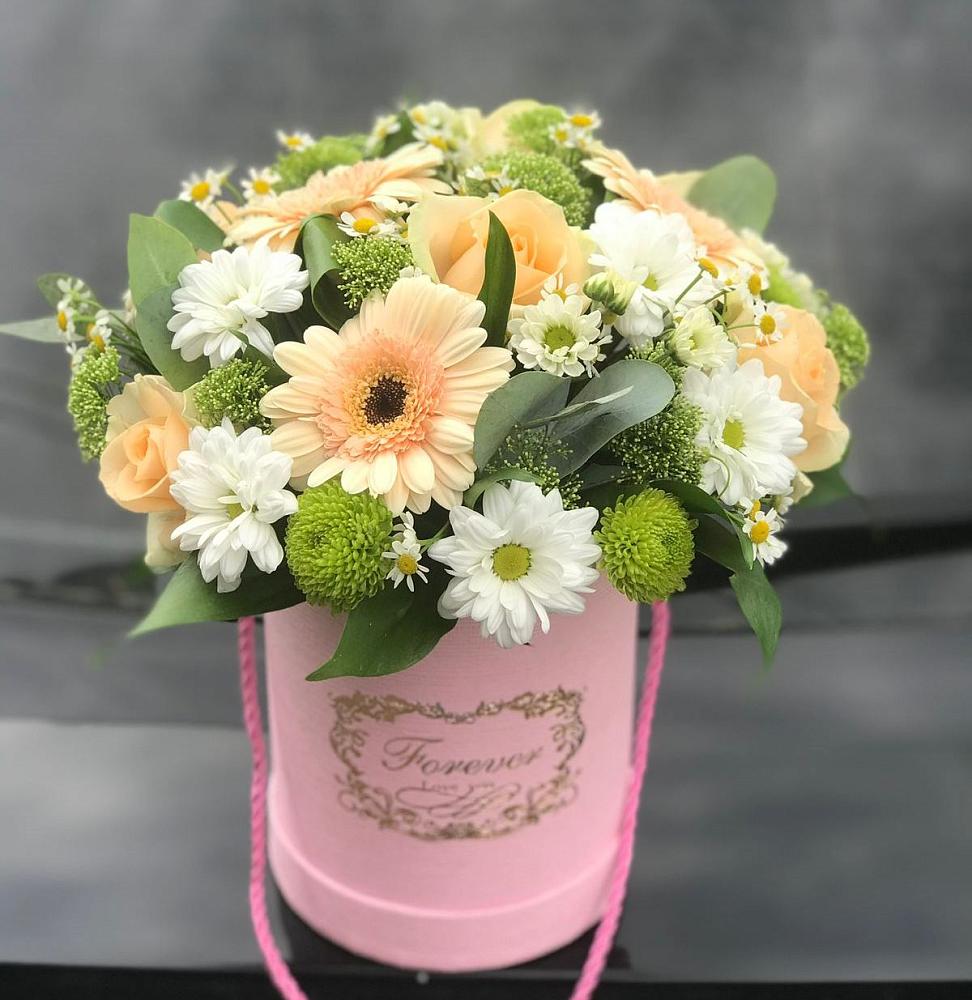 Цветочная композиция из Розы, Герберы и Хризантемы в шляпной коробке в Ликино-Дулево