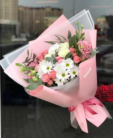 Букет цветов из: Розы, Лизиантусы и Хризантемы в Ликино-Дулево