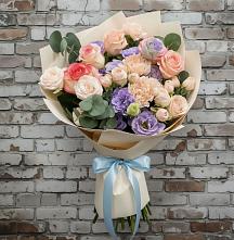 Букет цветов из:  Розы, Лизиантусы и Гвоздики в Ликино-Дулево
